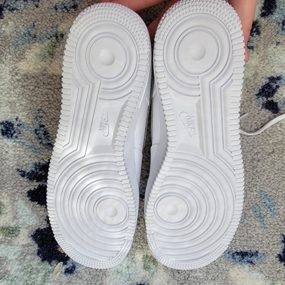 Nike Air Force 1 Low Iridescent Swoosh size 9.5 NWOT - Picture 8 of 10